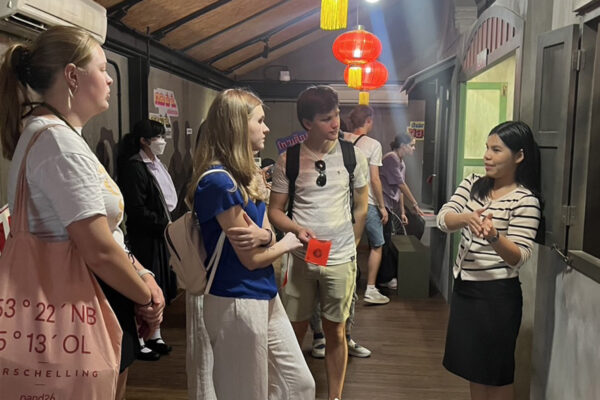 Visiting a Chinese museum